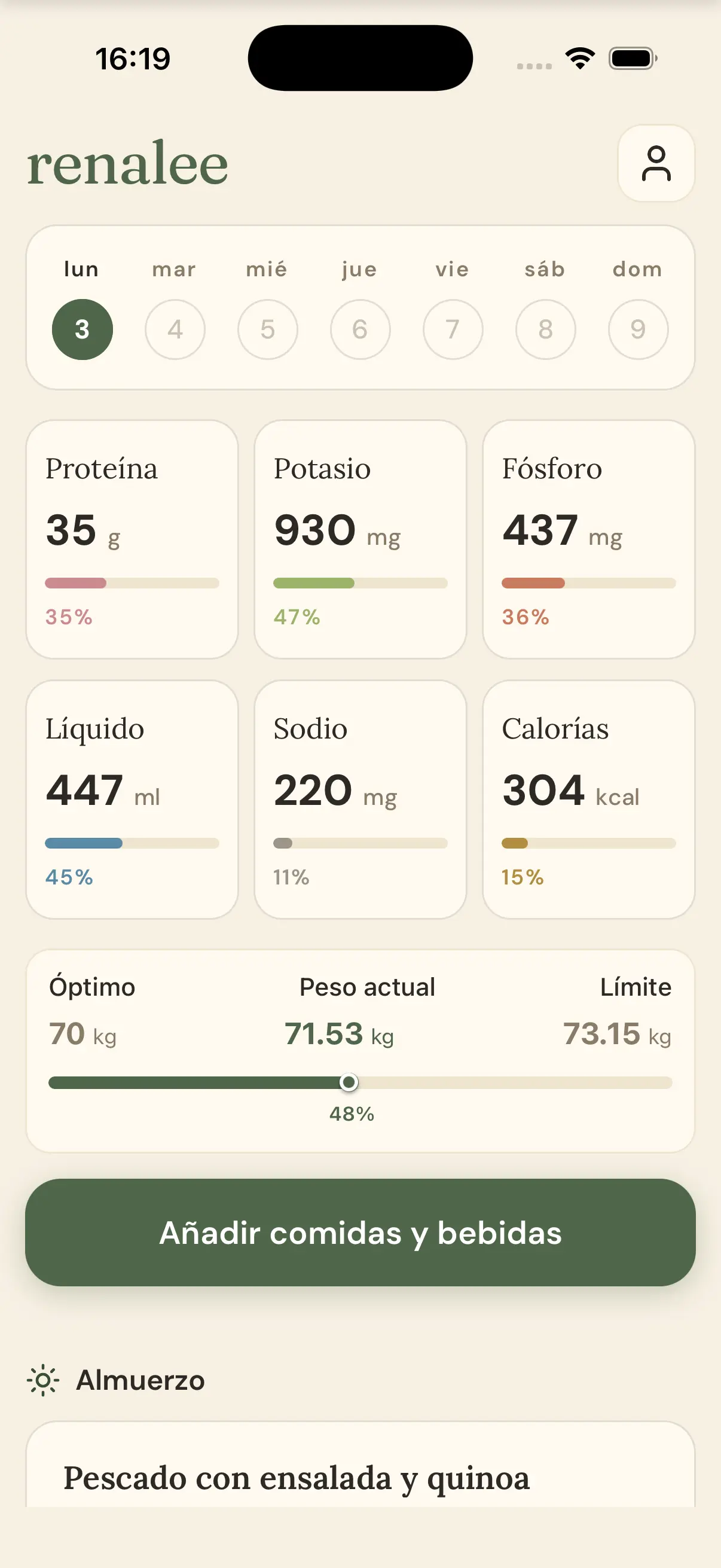 Registro diario de renalee: proteína, potasio, fósforo, líquido, sodio y calorías, cada uno con el total del día frente a su objetivo, encima del peso actual entre el peso óptimo y el límite entre sesiones
