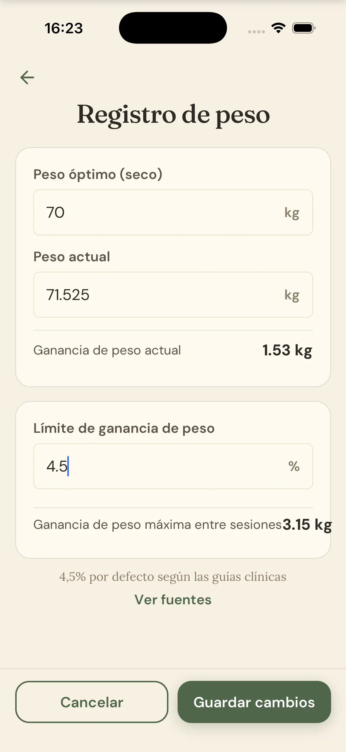 Ajustes de control de peso de renalee: peso óptimo (seco) 70 kg, peso actual 71,525 kg, una ganancia de 1,53 kg y un tope del 4,5% que da una ganancia máxima de 3,15 kg entre sesiones